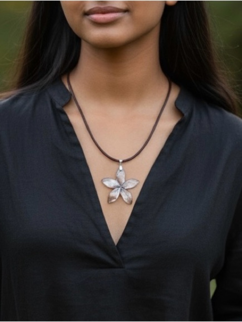 NWOT Shell Mother of Pearl Plumeria Flower Necklace Boho Cord Hawaii 11" Drop
